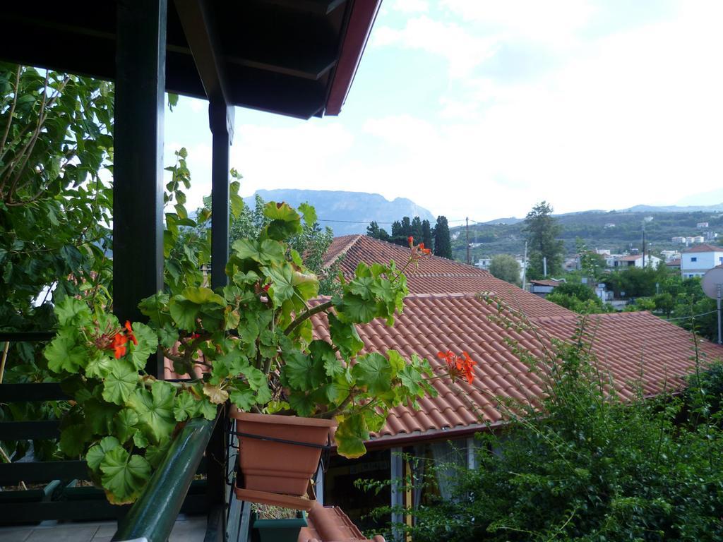 Meliti Guesthouse อากราตา ภายนอก รูปภาพ