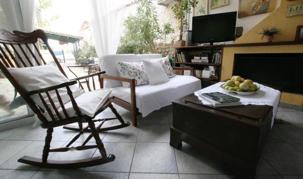 Meliti Guesthouse อากราตา ภายนอก รูปภาพ