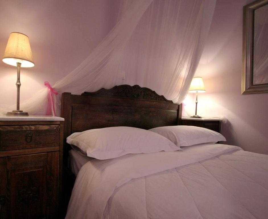 Meliti Guesthouse อากราตา ภายนอก รูปภาพ