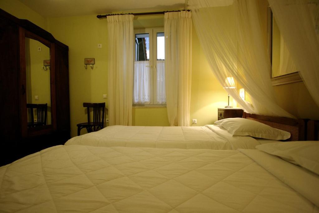 Meliti Guesthouse อากราตา ภายนอก รูปภาพ
